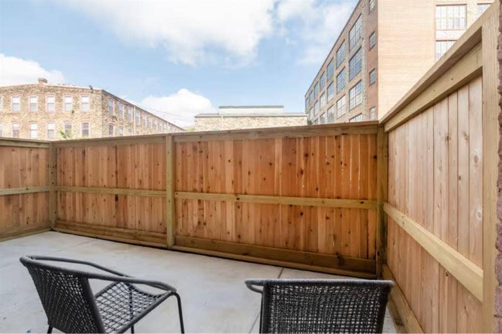 Fully furnished 1 bed, 1 bath