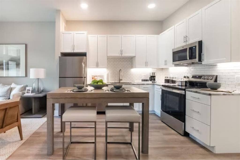 Fully furnished 1 bed, 1 bath