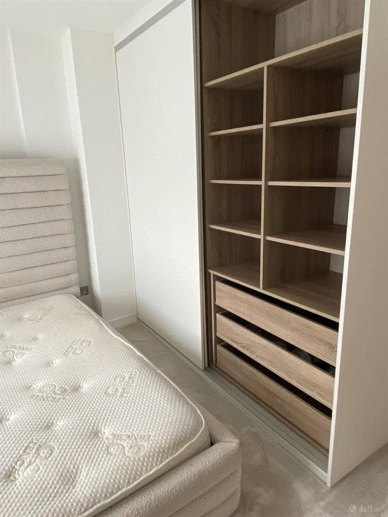 Large Double Room in Dublin 12