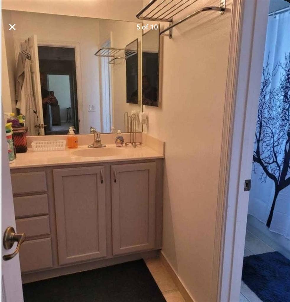 Private room for rent