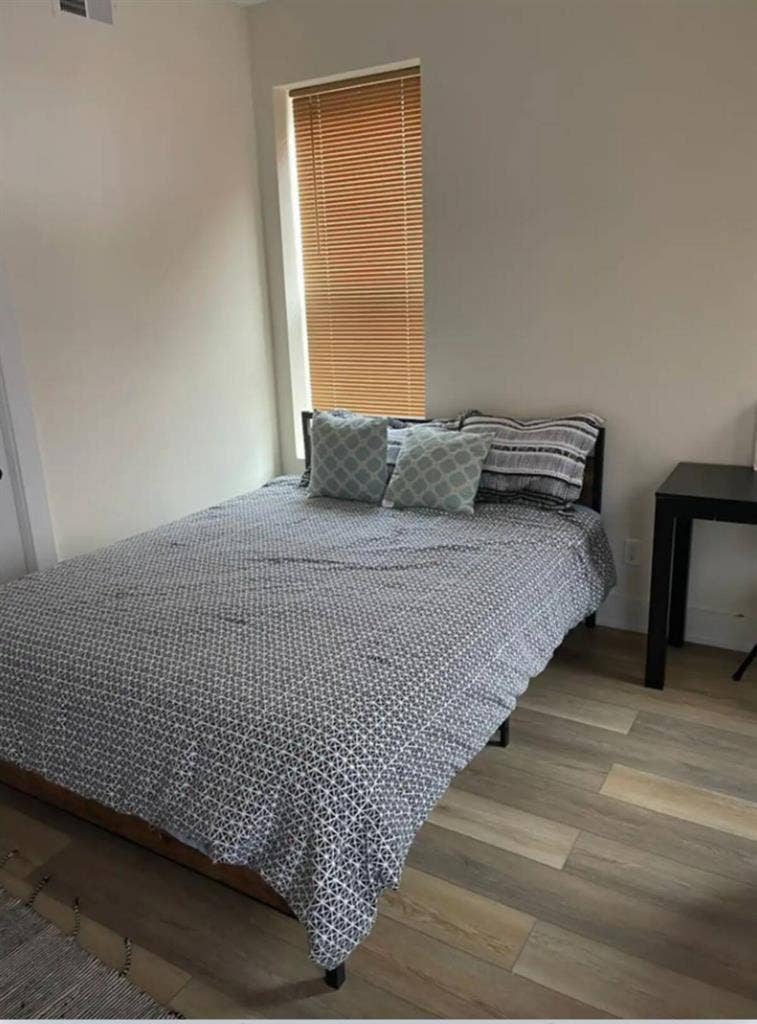 $1,150 Newly Built Apt Furnish