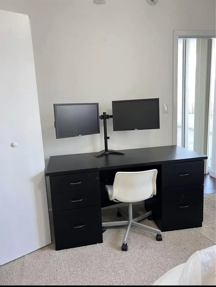 ROOM READY TO MOVE IN