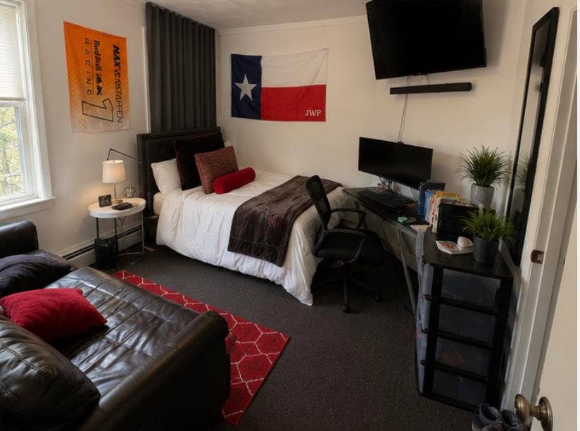 Private BedlBrown & RISD|$900-1,050
