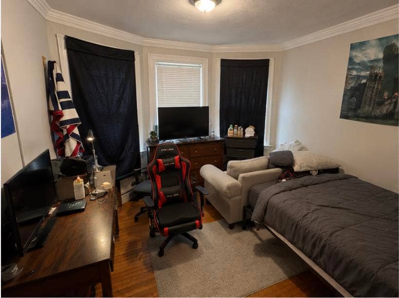 Private BedlBrown & RISD|$900-1,050