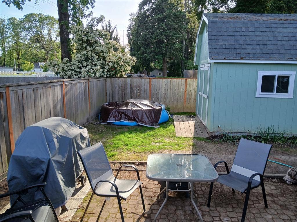 Room for rent furnished