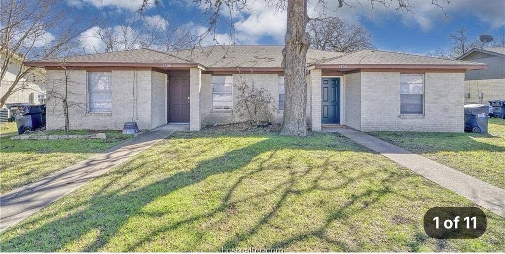 Looking for one more roommate!