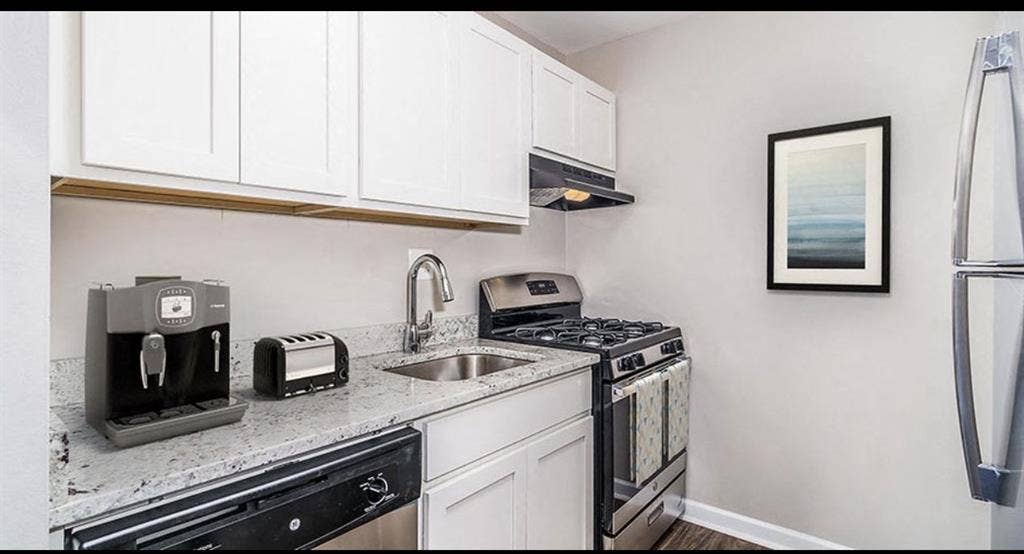 Looking for sum1 to get an apt tg