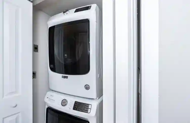 Room in Holdeman Neighborhood