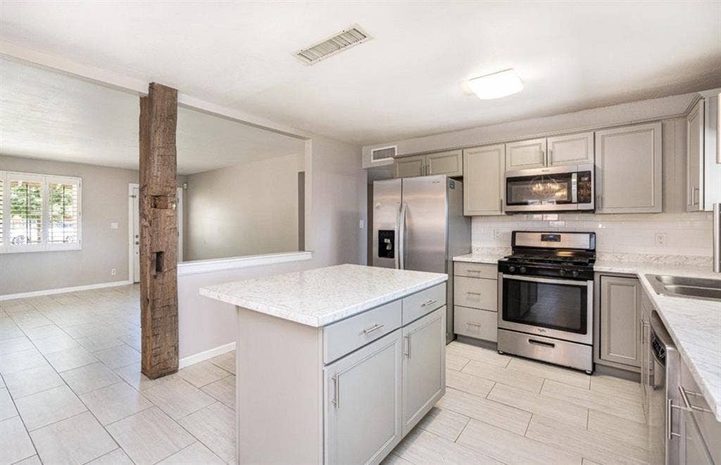 Room in Holdeman Neighborhood