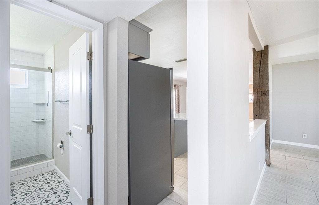 Room in Holdeman Neighborhood