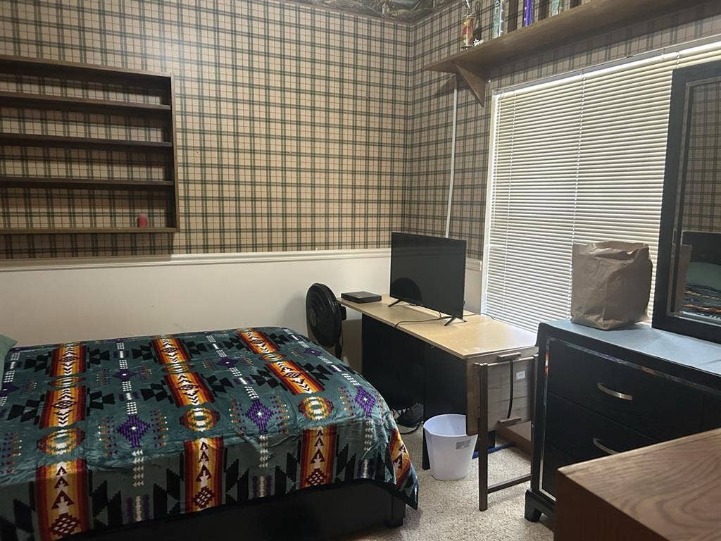 Great room in a nice house