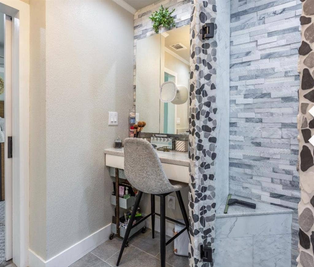 Beautiful Mstr Suite/Resort Style