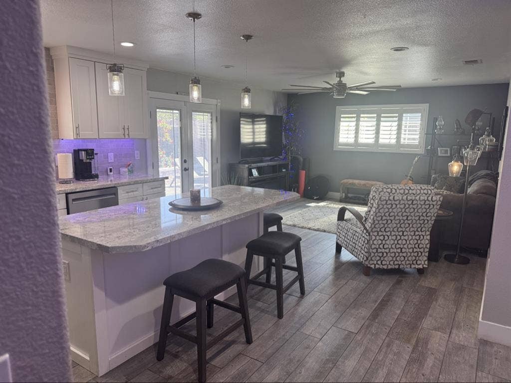 Beautiful Mstr Suite/Resort Style