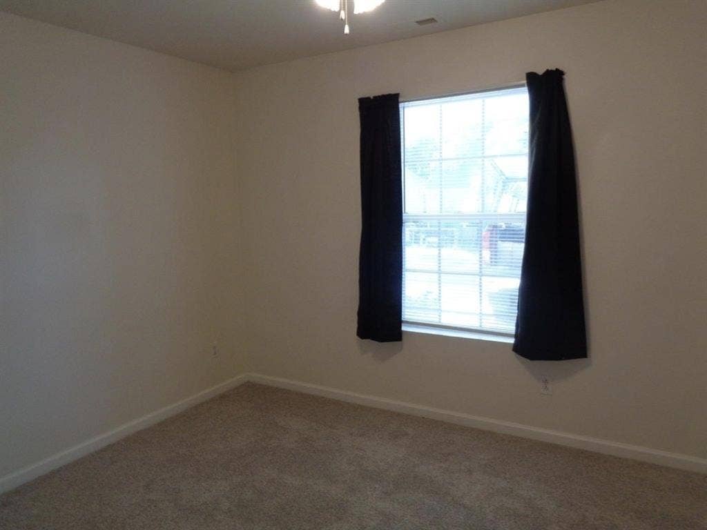 3 bed 2 bath duplex