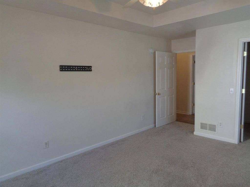 3 bed 2 bath duplex