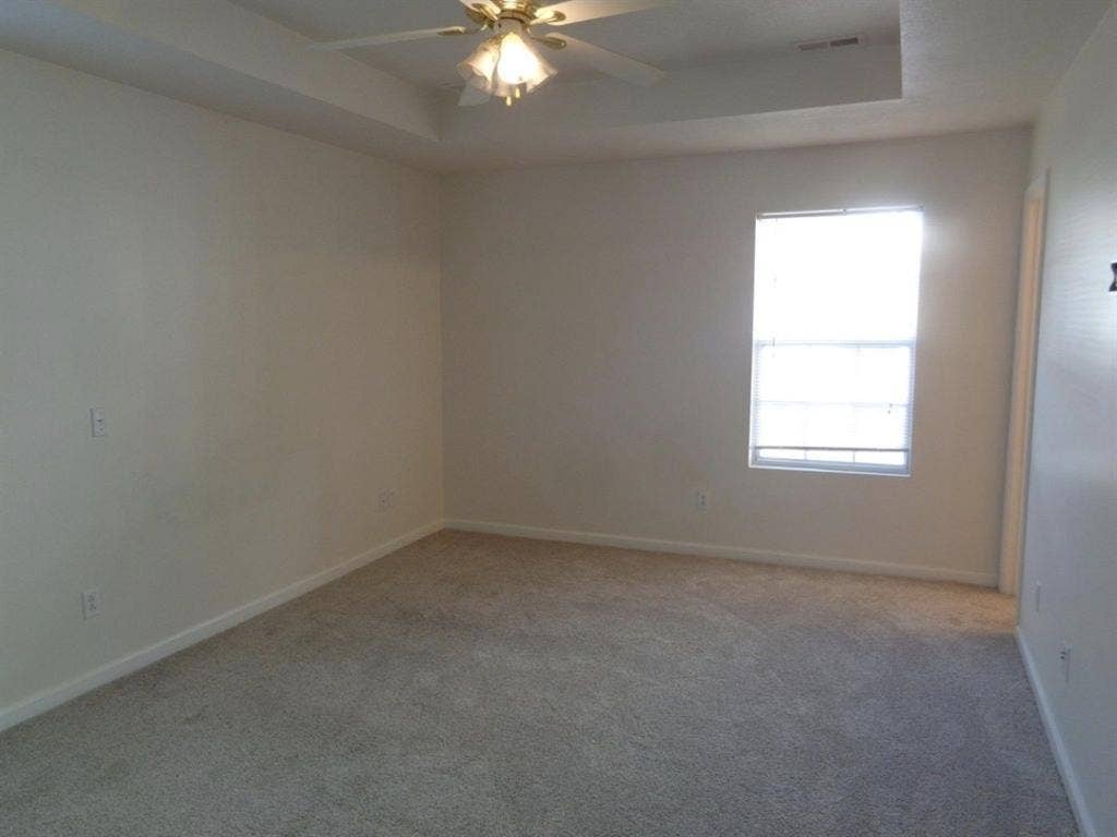 3 bed 2 bath duplex
