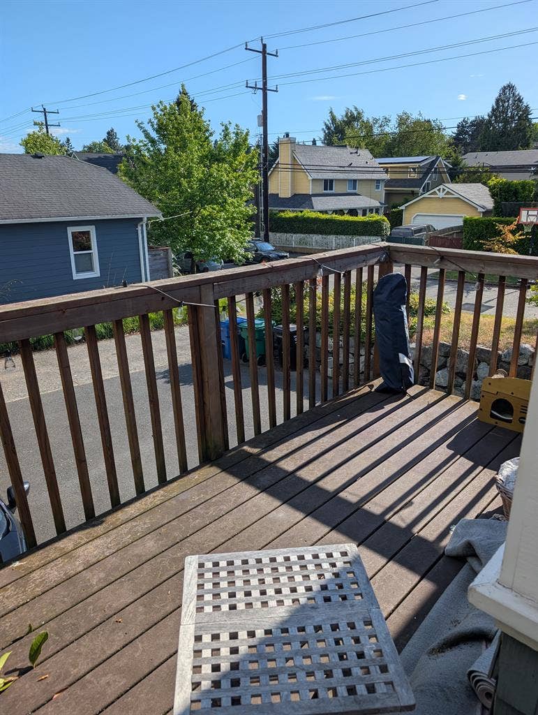 2 rooms available in Greenwood!