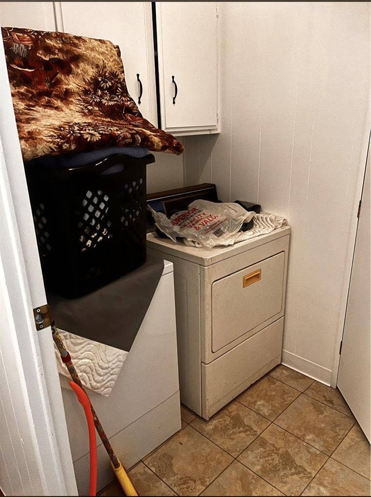 PRIVATE ROOM IN MISSION HILLS