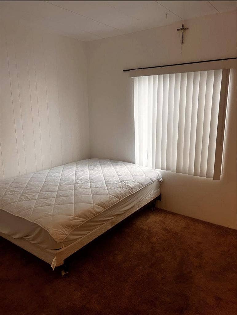 PRIVATE ROOM IN MISSION HILLS