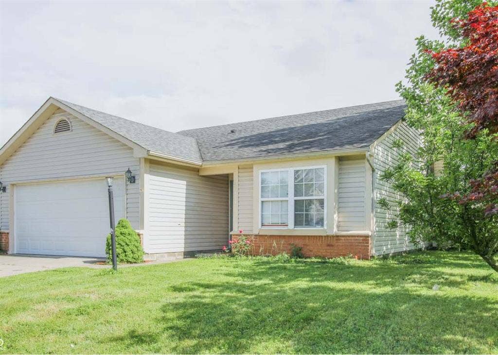 Welcome to this charming 2 beds!!