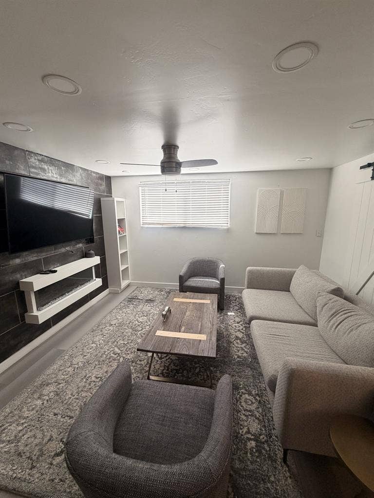 Looking for 1-2 Roommates