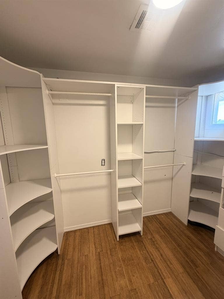 Looking for 1-2 Roommates