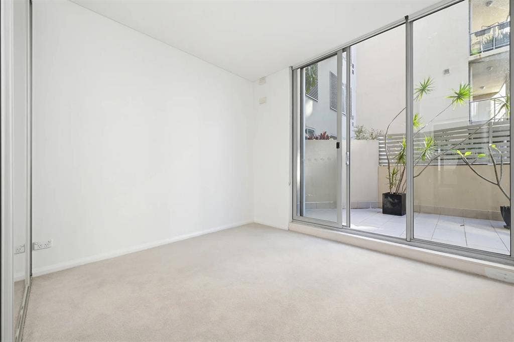 Spacious Apartment - Great Location