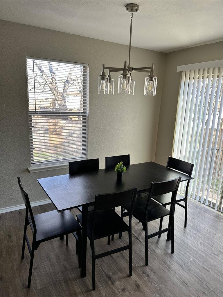 🔥 Room for rent in South Austin
