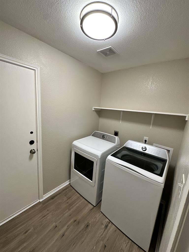🔥 Room for rent in South Austin