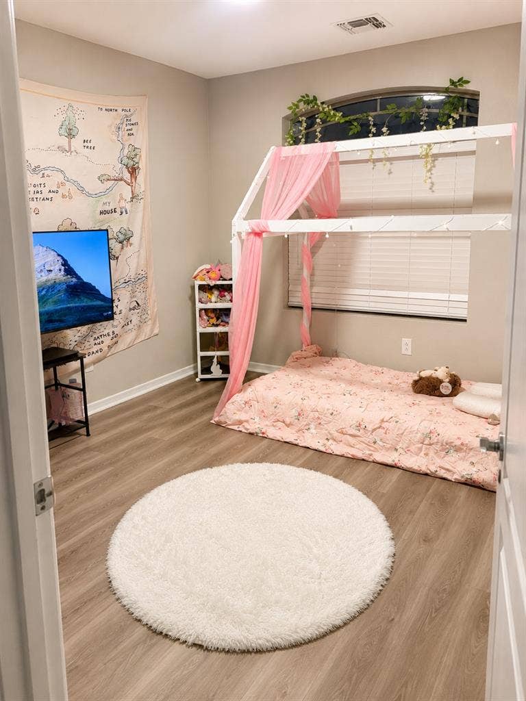 2 Rooms for Rent - North Peoria