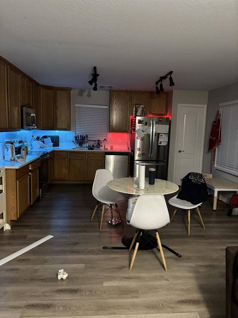2 Rooms for Rent - North Peoria