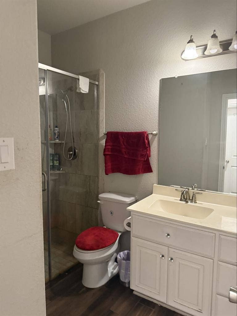 Fully furnished 420 friendly home