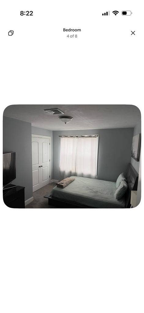 Looking for 2 roomates