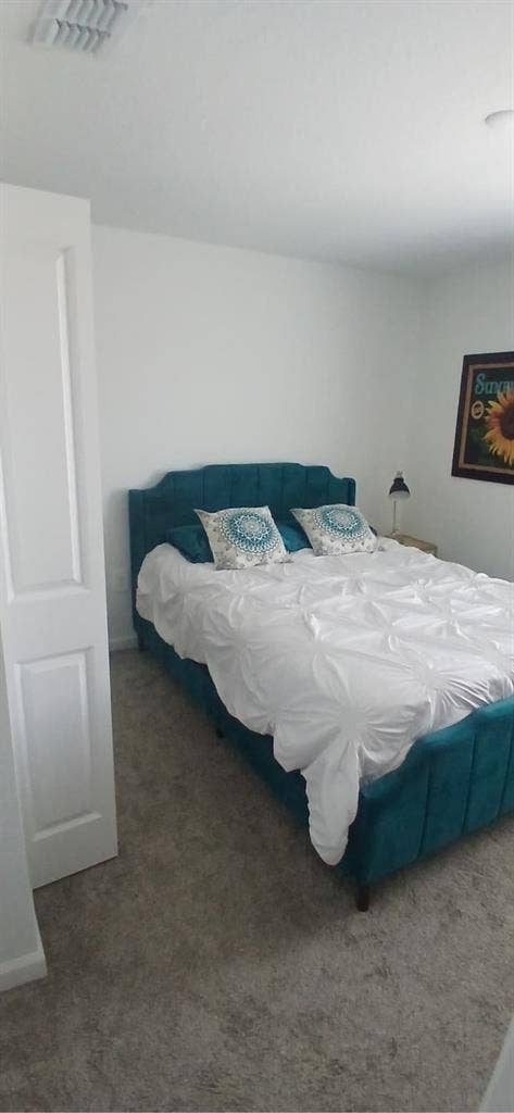 Looking for a new Roommate