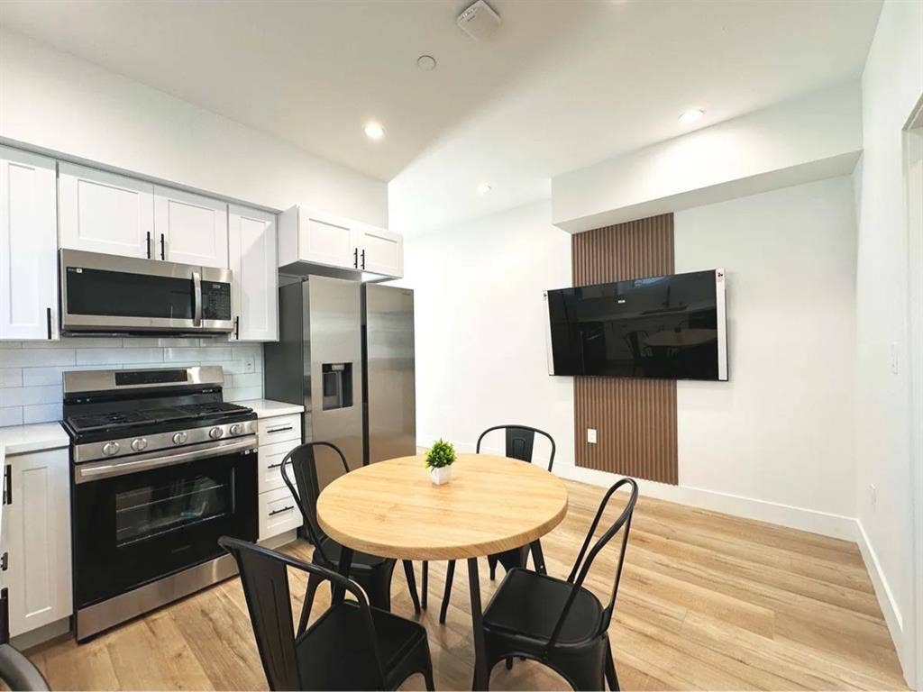 Private Room + Bath | Near USC