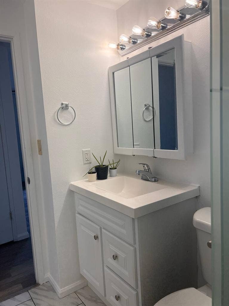 Furnished room in Lakewood