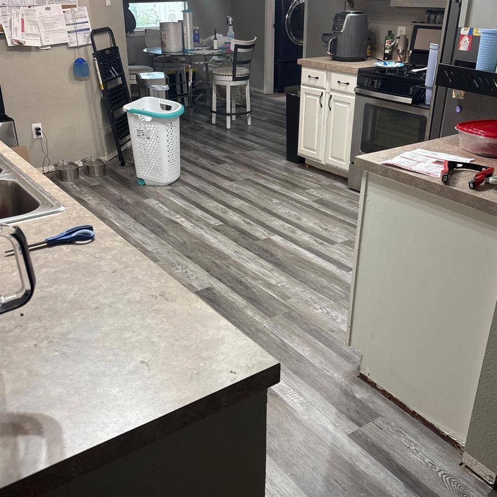 PETS WELCOME1850 sqft, BIG BACKYARD