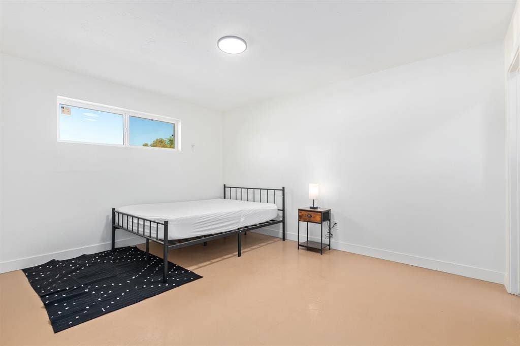PRIVATE FURNISHED ROOM – $880/MONTH