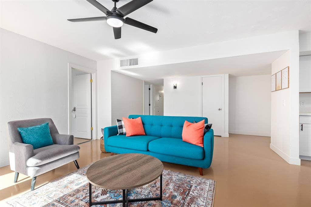 PRIVATE FURNISHED ROOM – $880/MONTH