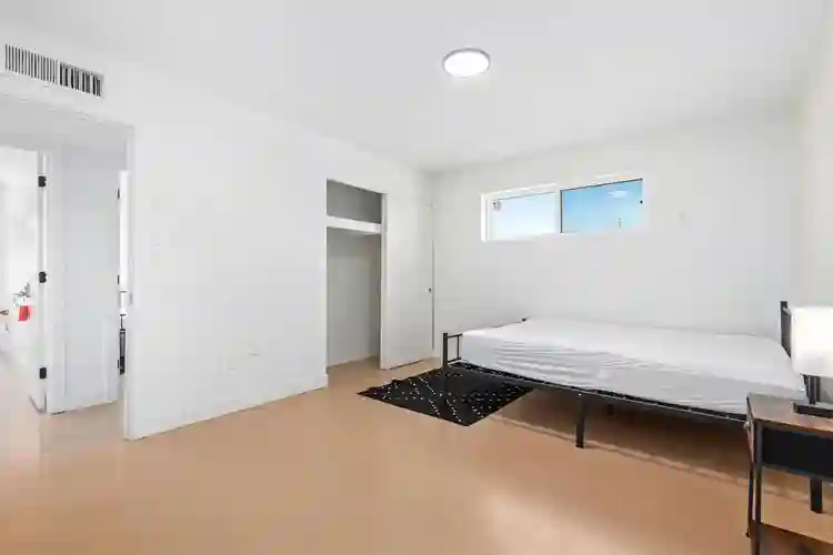 PRIVATE FURNISHED ROOM – $880/MONTH