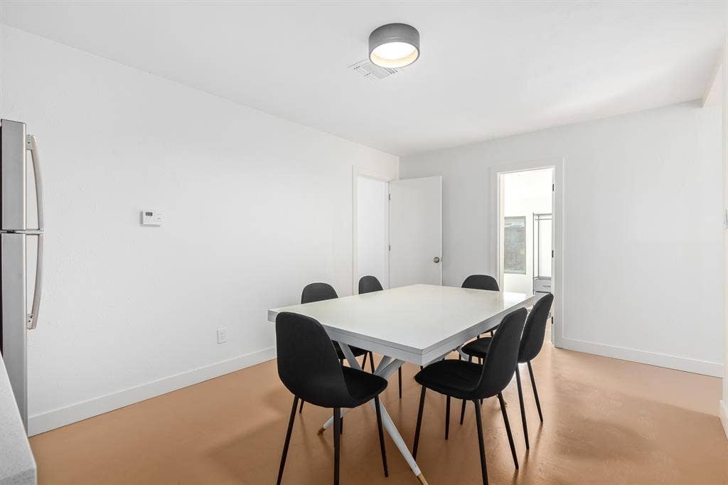 PRIVATE FURNISHED ROOM – $730/MONTH