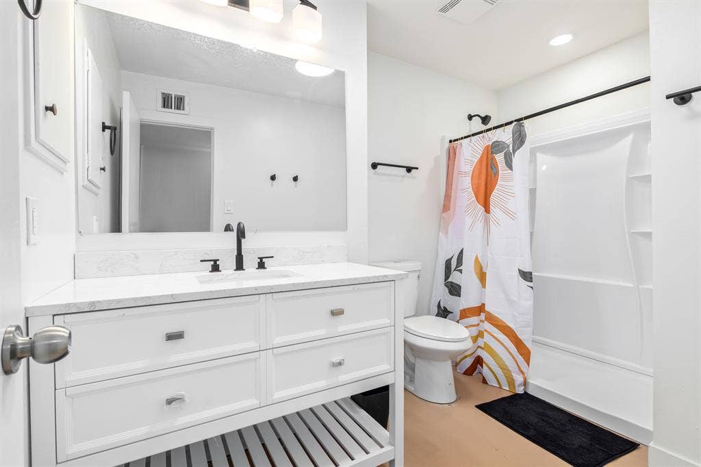 PRIVATE FURNISHED ROOM – $730/MONTH