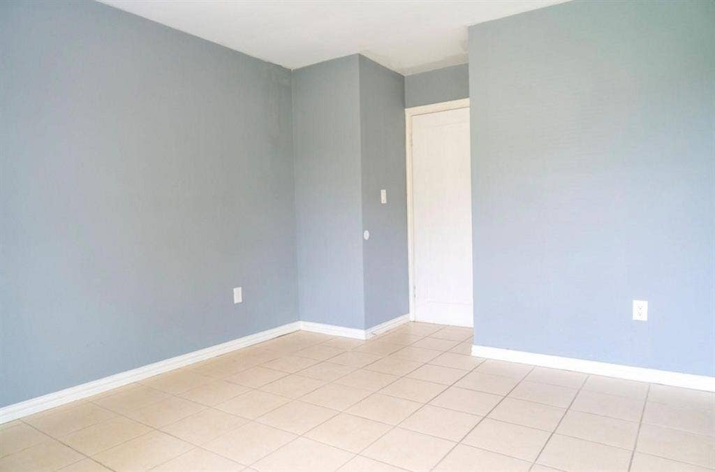Furnished Rooms Available