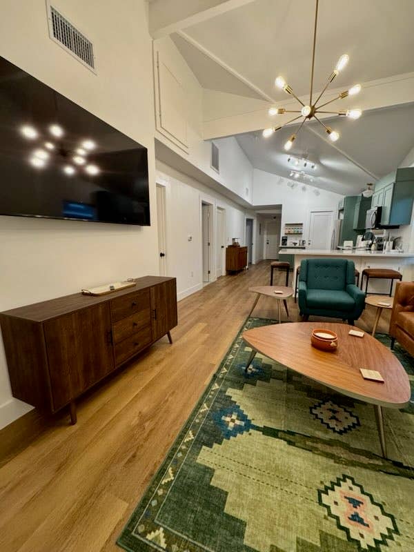 Shared room in Beautiful home.