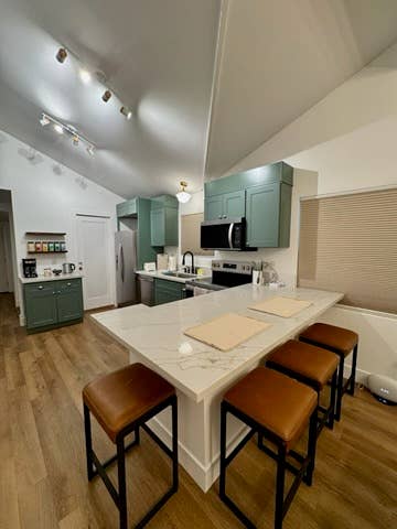 Shared room in Beautiful home.