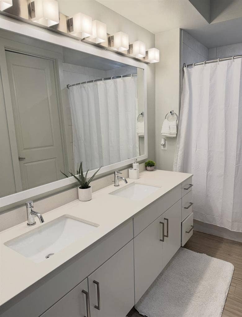 Private furnished quiet room & bath