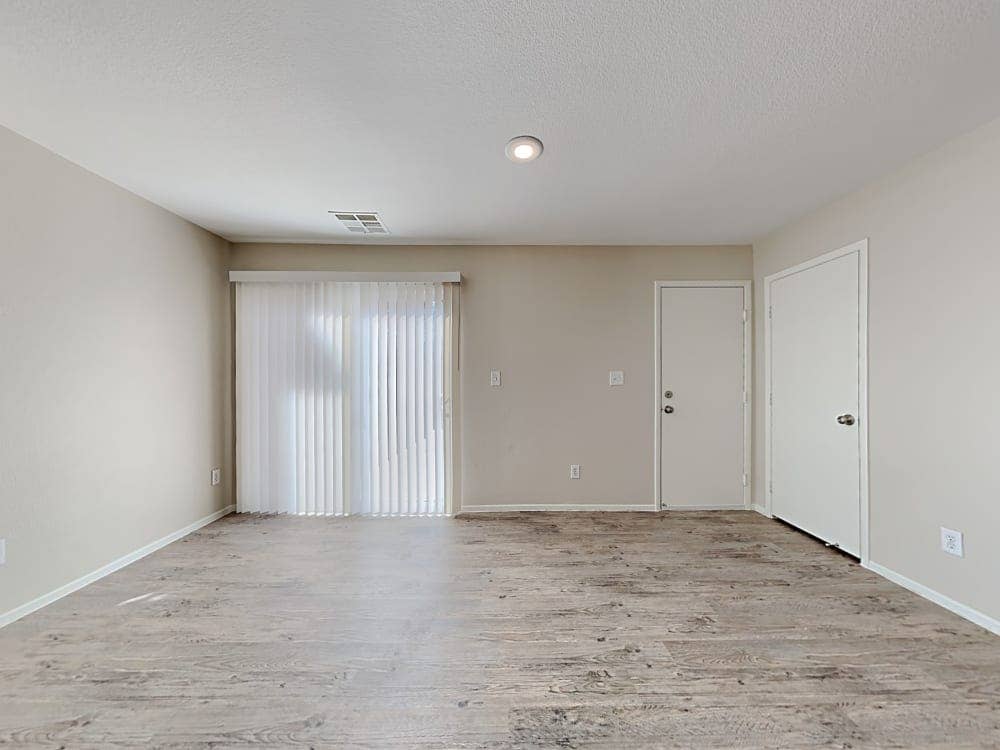 Room In Amenity-Rich Vegas Home