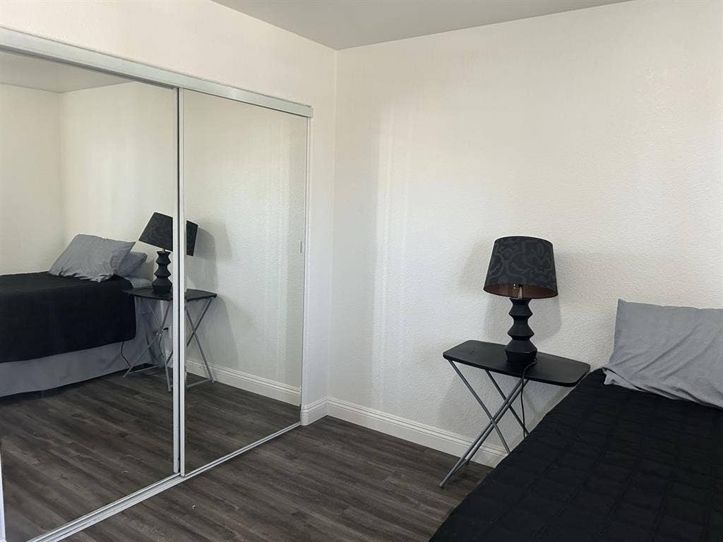 1 Bdrm + Bonus Room + Private bath