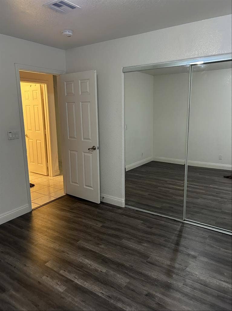 1 Bdrm + Bonus Room + Private bath