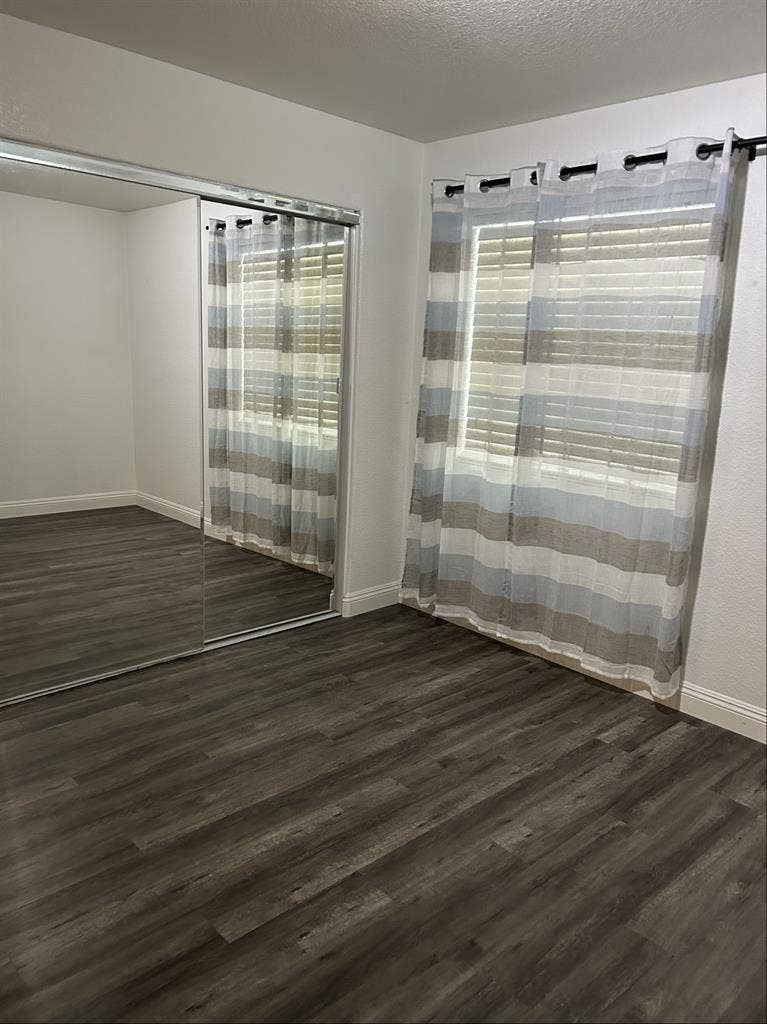 1 Bdrm + Bonus Room + Private bath